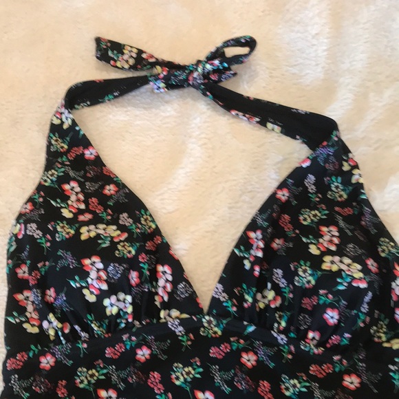 GAP Swimsuit GREAT CONDITION! - Picture 2 of 6